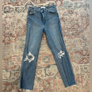 Abercrombie High Rise Mom Jean size 26
